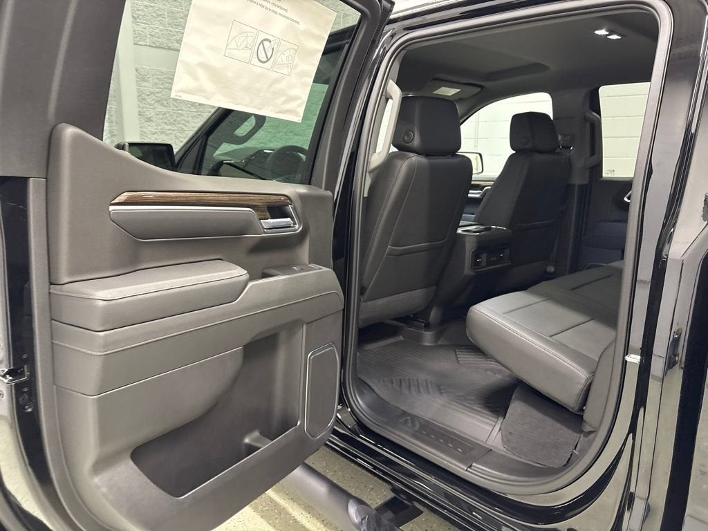 2026 Chevrolet Silverado 1500 RST Crew Cab Short Box 4WD