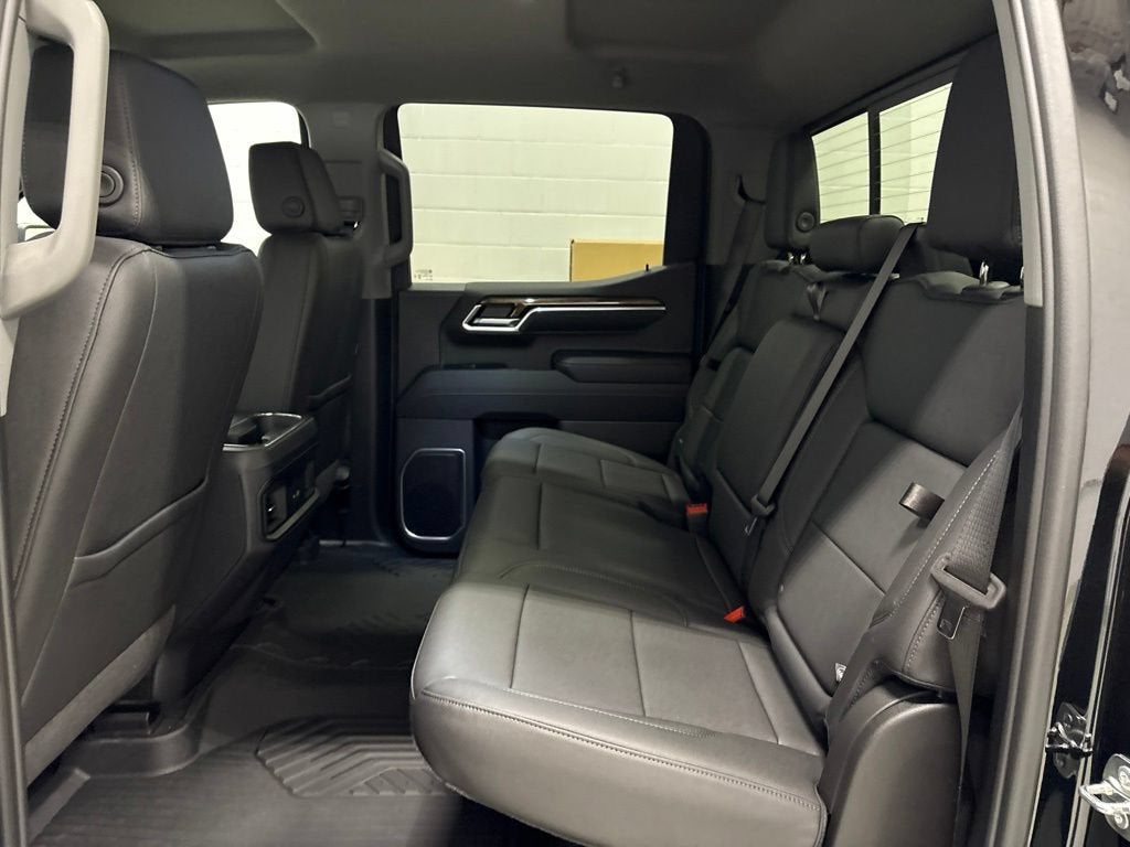 2026 Chevrolet Silverado 1500 RST Crew Cab Short Box 4WD