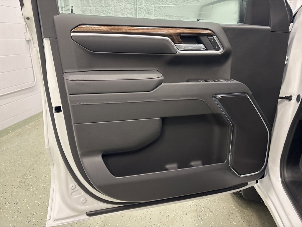 2026 Chevrolet Silverado 1500 RST Crew Cab Short Box 4WD