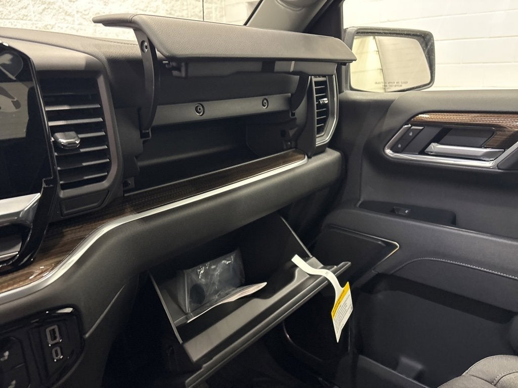 2026 Chevrolet Silverado 1500 RST Crew Cab Short Box 4WD