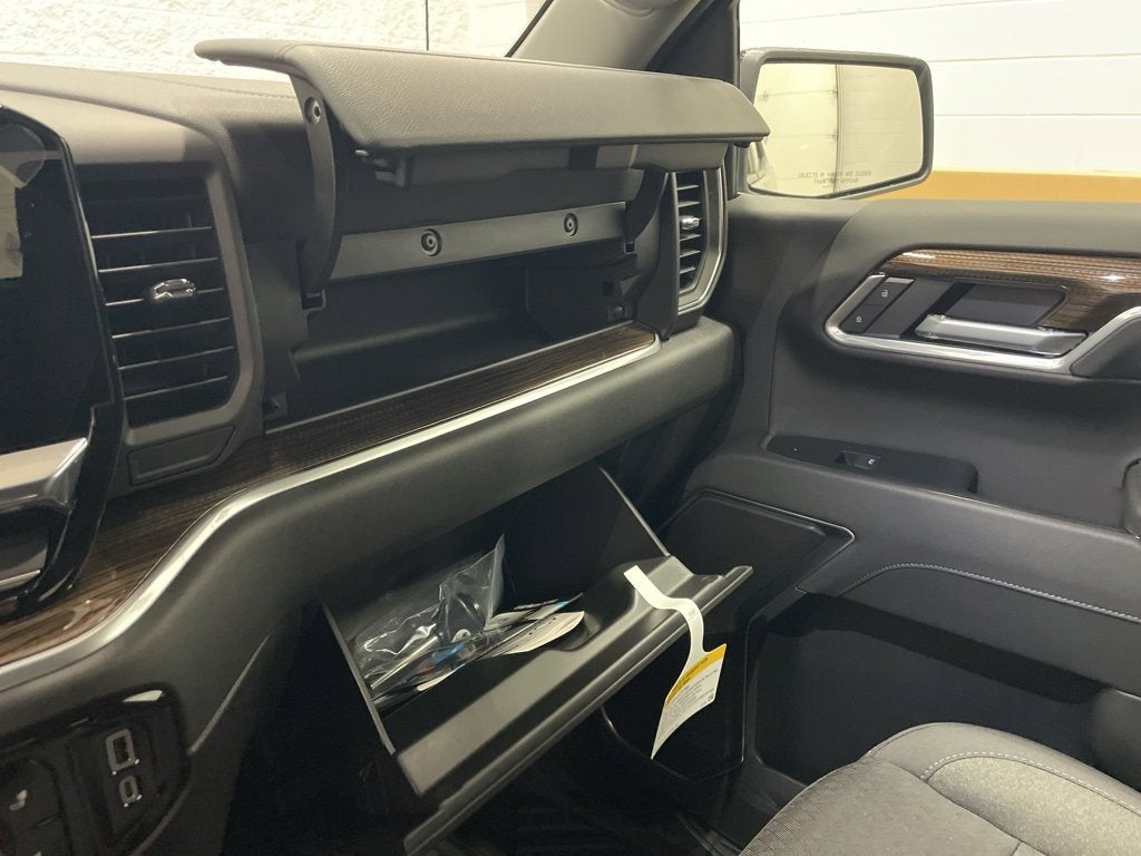 2026 Chevrolet Silverado 1500 RST Crew Cab Short Box 4WD