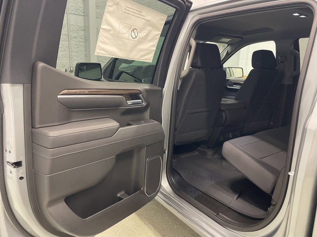 2026 Chevrolet Silverado 1500 RST Crew Cab Short Box 4WD