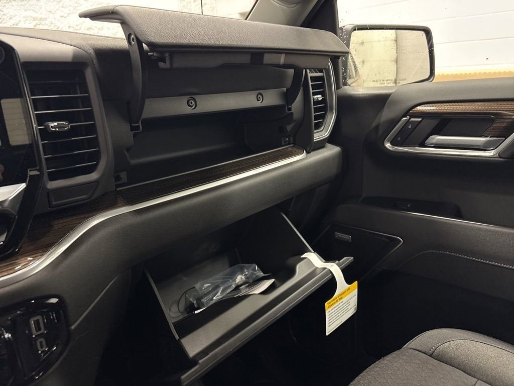 2026 Chevrolet Silverado 1500 RST Crew Cab Short Box 4WD