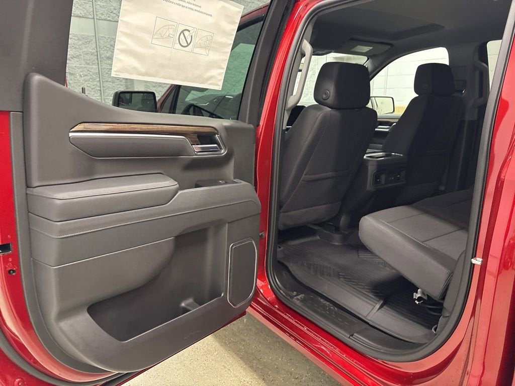 2026 Chevrolet Silverado 1500 RST Crew Cab Short Box 4WD