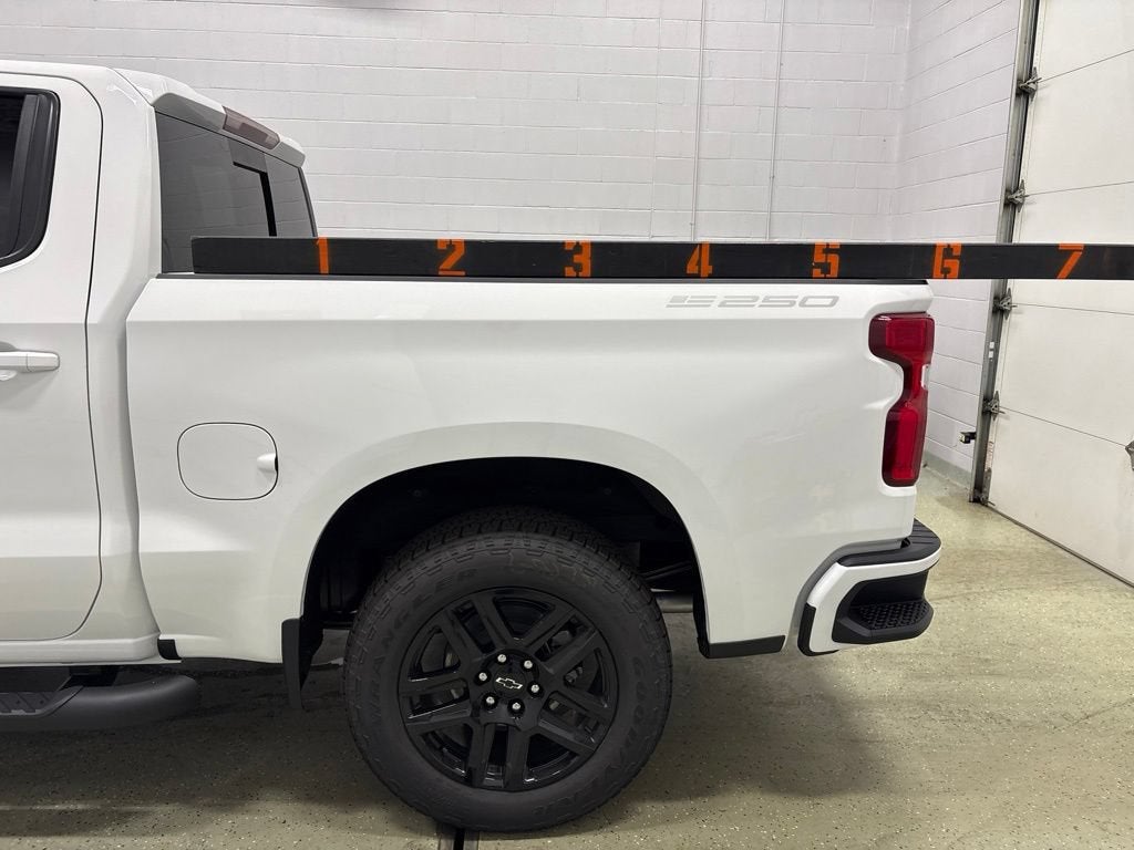 2026 Chevrolet Silverado 1500 RST Crew Cab Short Box 4WD
