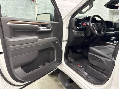 2026 Chevrolet Silverado 1500 RST Crew Cab Short Box 4WD