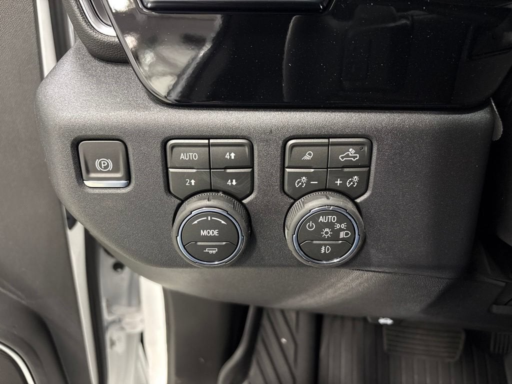 2026 Chevrolet Silverado 1500 RST Crew Cab Short Box 4WD