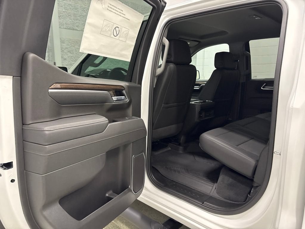 2026 Chevrolet Silverado 1500 RST Crew Cab Short Box 4WD