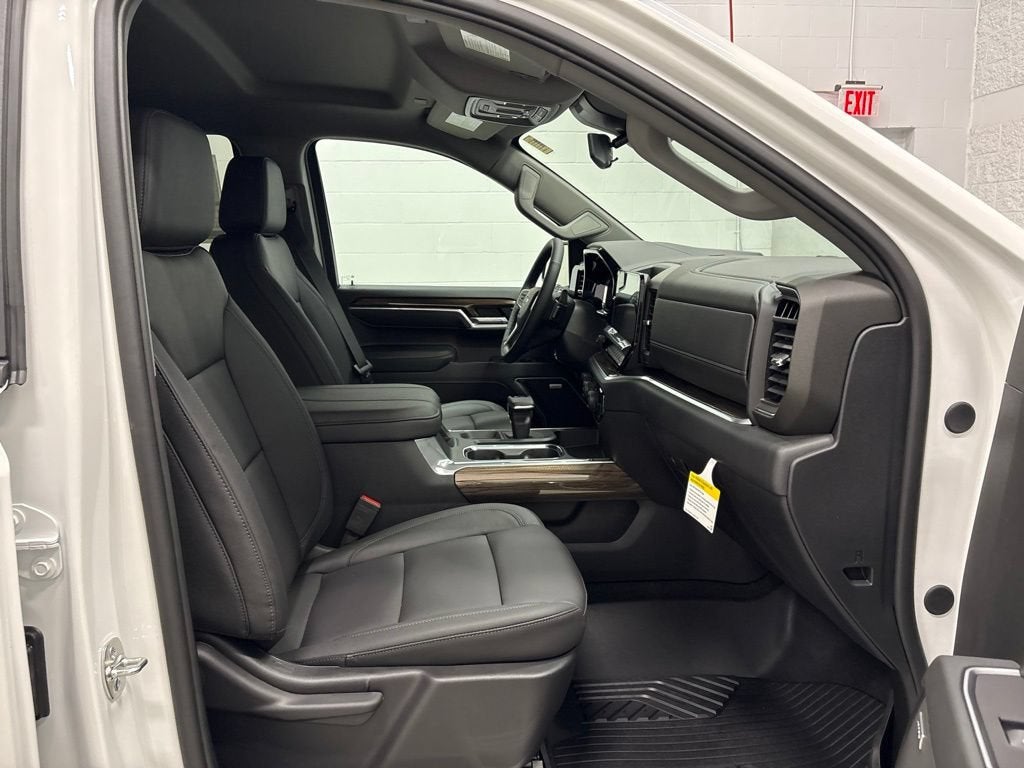 2026 Chevrolet Silverado 1500 RST Crew Cab Short Box 4WD