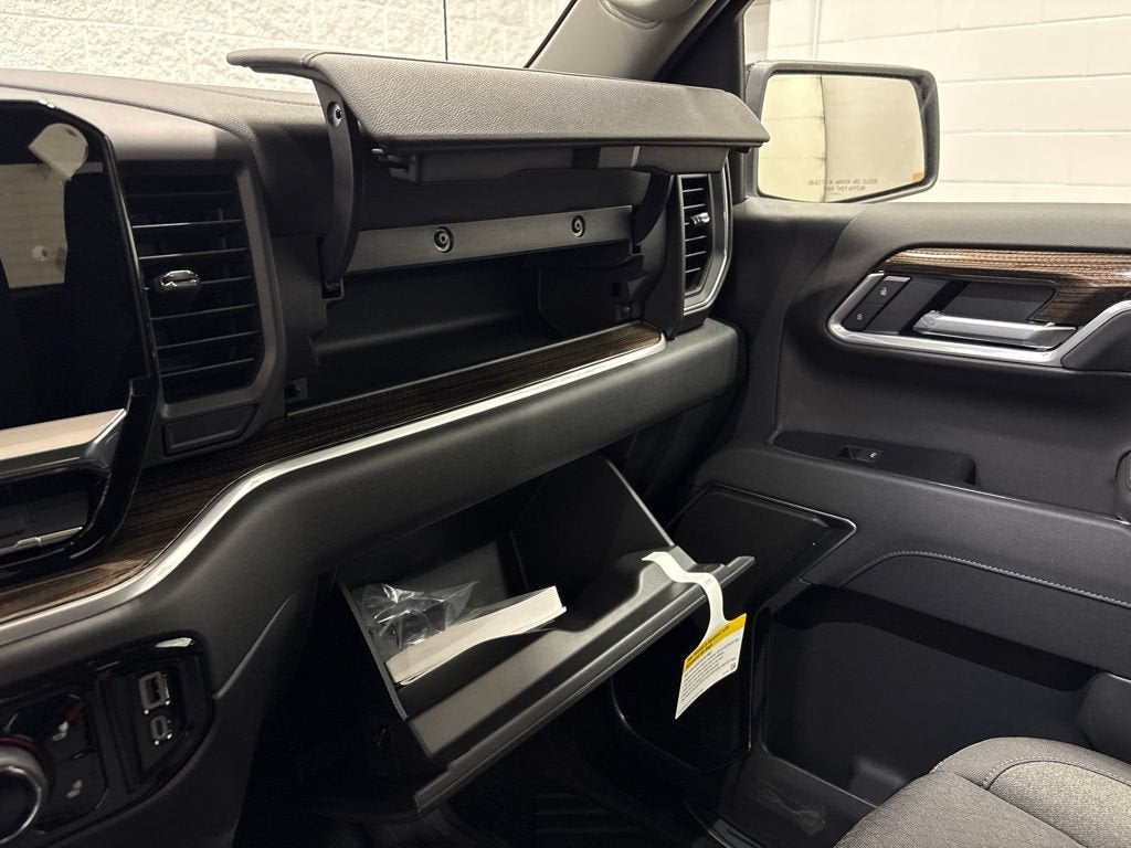 2026 Chevrolet Silverado 1500 RST Crew Cab Short Box 4WD