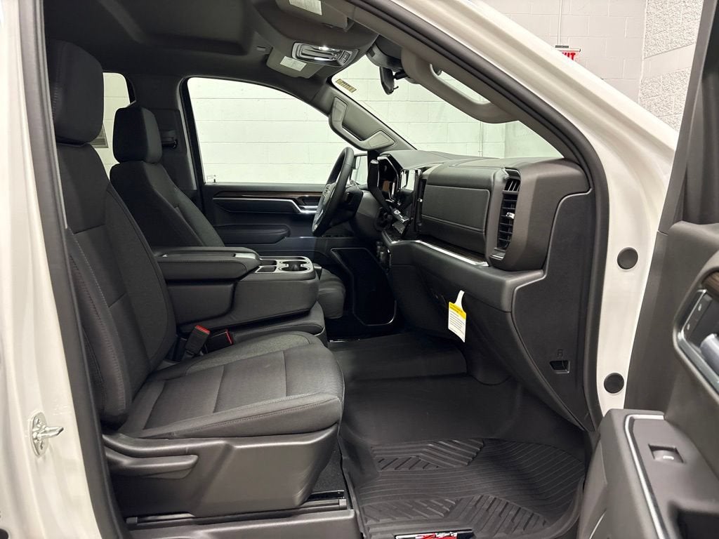 2026 Chevrolet Silverado 1500 RST Crew Cab Short Box 4WD