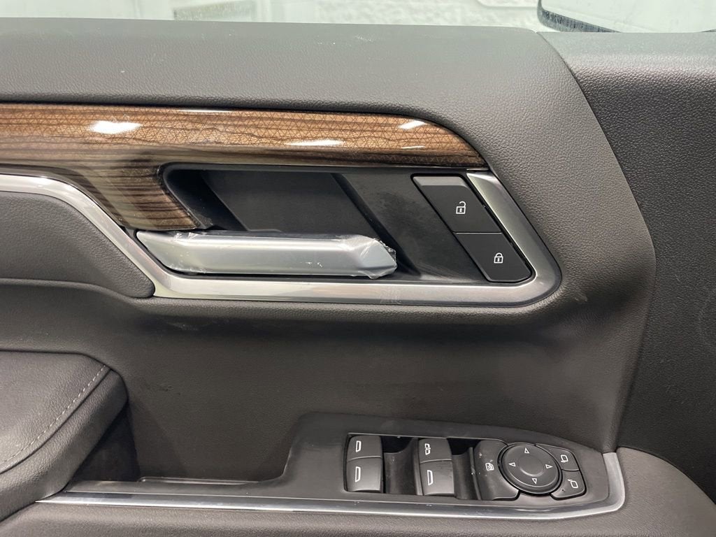 2025 Chevrolet Silverado 1500 RST Crew Cab Short Box 4WD