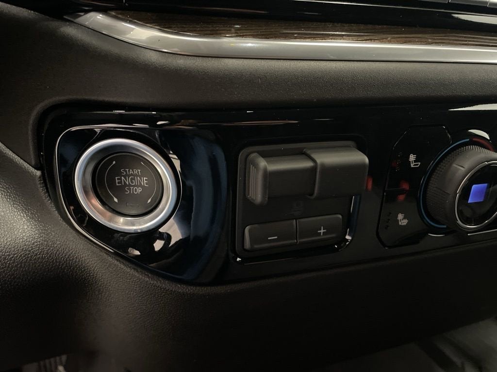 2025 Chevrolet Silverado 1500 RST Crew Cab Short Box 4WD