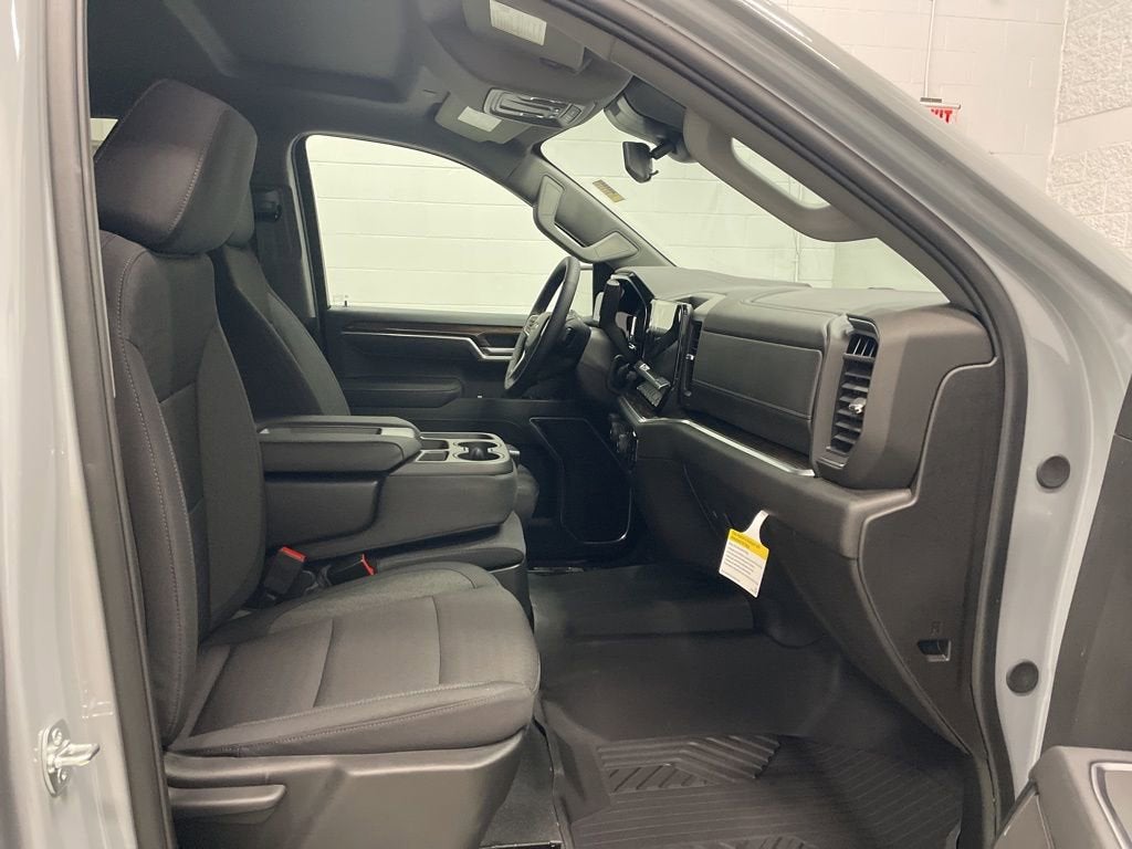 2025 Chevrolet Silverado 1500 RST Crew Cab Short Box 4WD