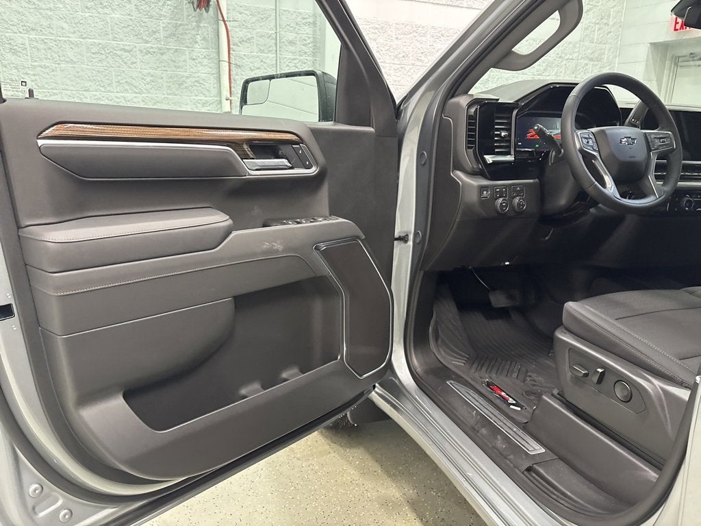 2026 Chevrolet Silverado 1500 RST Crew Cab Short Box 4WD