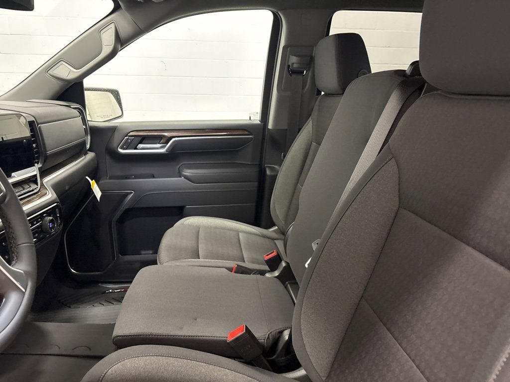 2026 Chevrolet Silverado 1500 RST Crew Cab Short Box 4WD