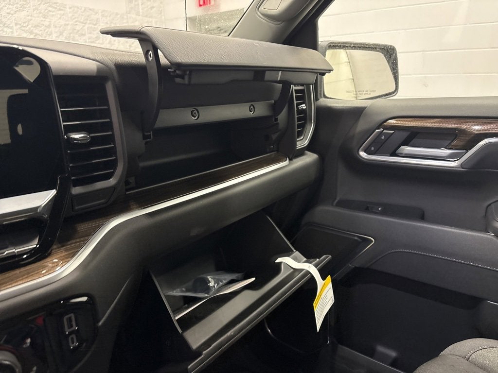 2026 Chevrolet Silverado 1500 RST Crew Cab Short Box 4WD