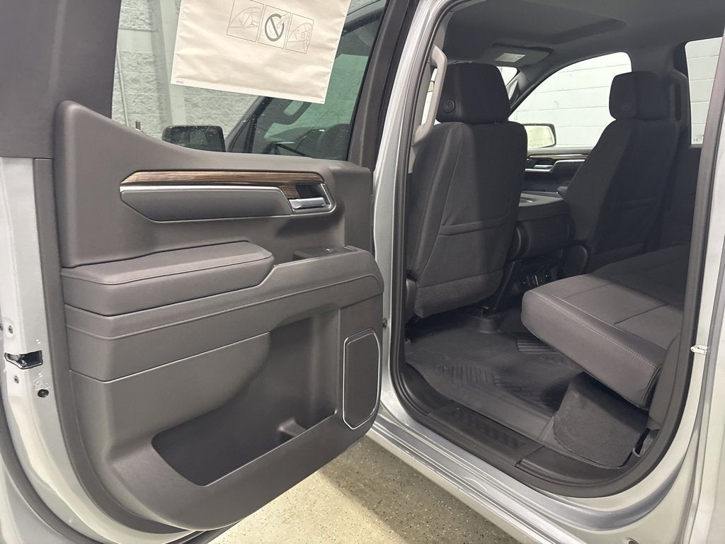 2026 Chevrolet Silverado 1500 RST Crew Cab Short Box 4WD