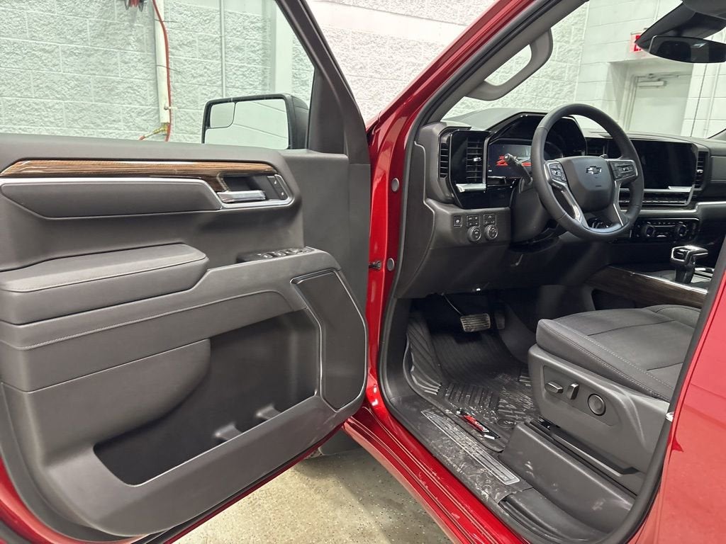 2026 Chevrolet Silverado 1500 RST Crew Cab Short Box 4WD