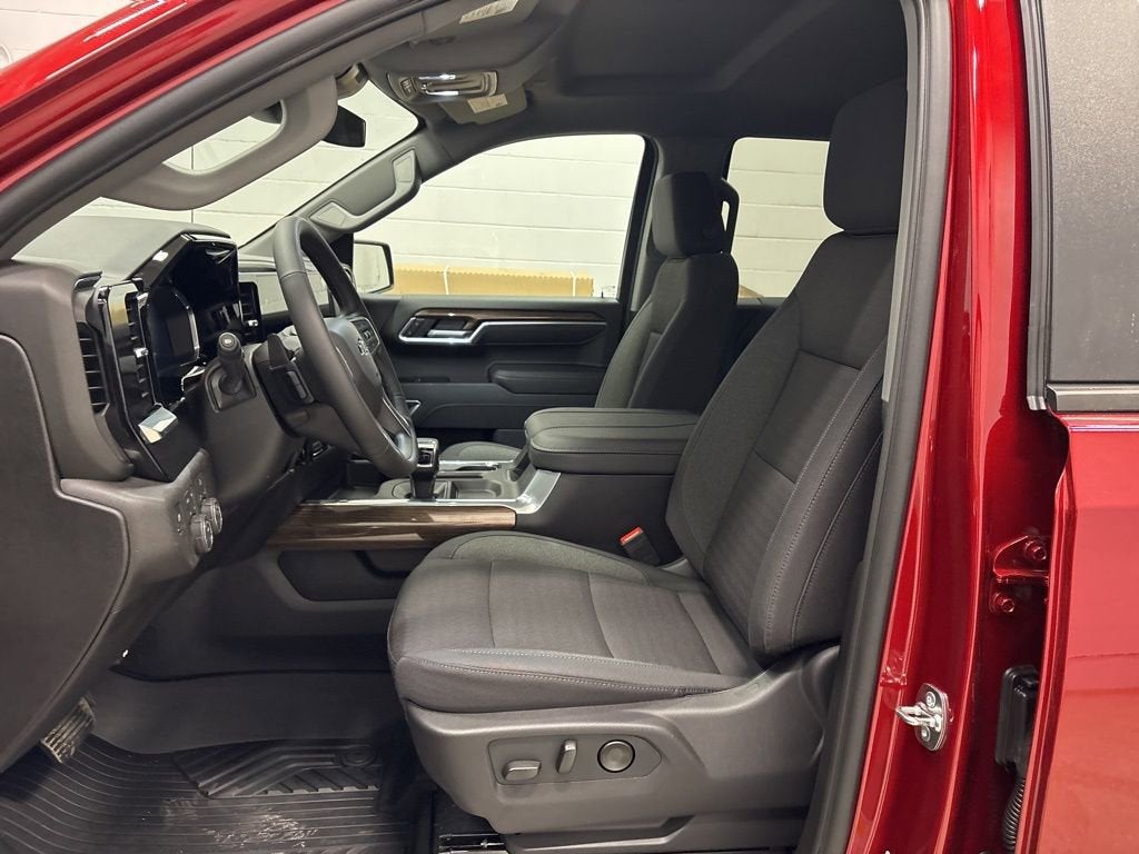 2026 Chevrolet Silverado 1500 RST Crew Cab Short Box 4WD