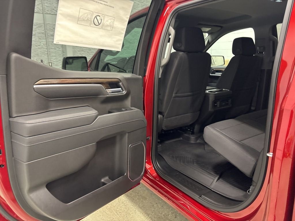 2026 Chevrolet Silverado 1500 RST Crew Cab Short Box 4WD