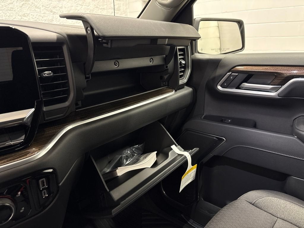 2026 Chevrolet Silverado 1500 RST Crew Cab Short Box 4WD