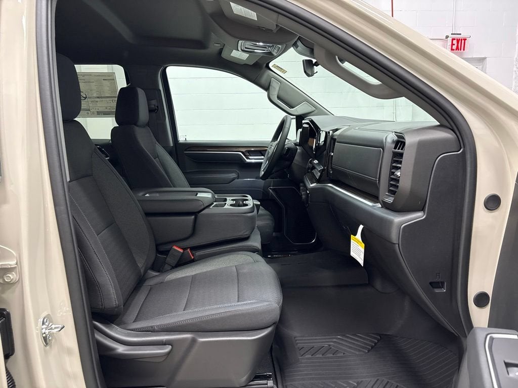 2026 Chevrolet Silverado 1500 RST Crew Cab Short Box 4WD