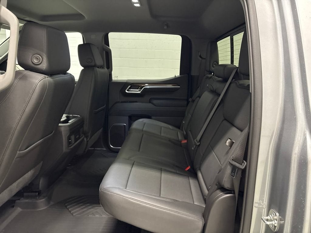 2026 Chevrolet Silverado 1500 RST Crew Cab Short Box 4WD