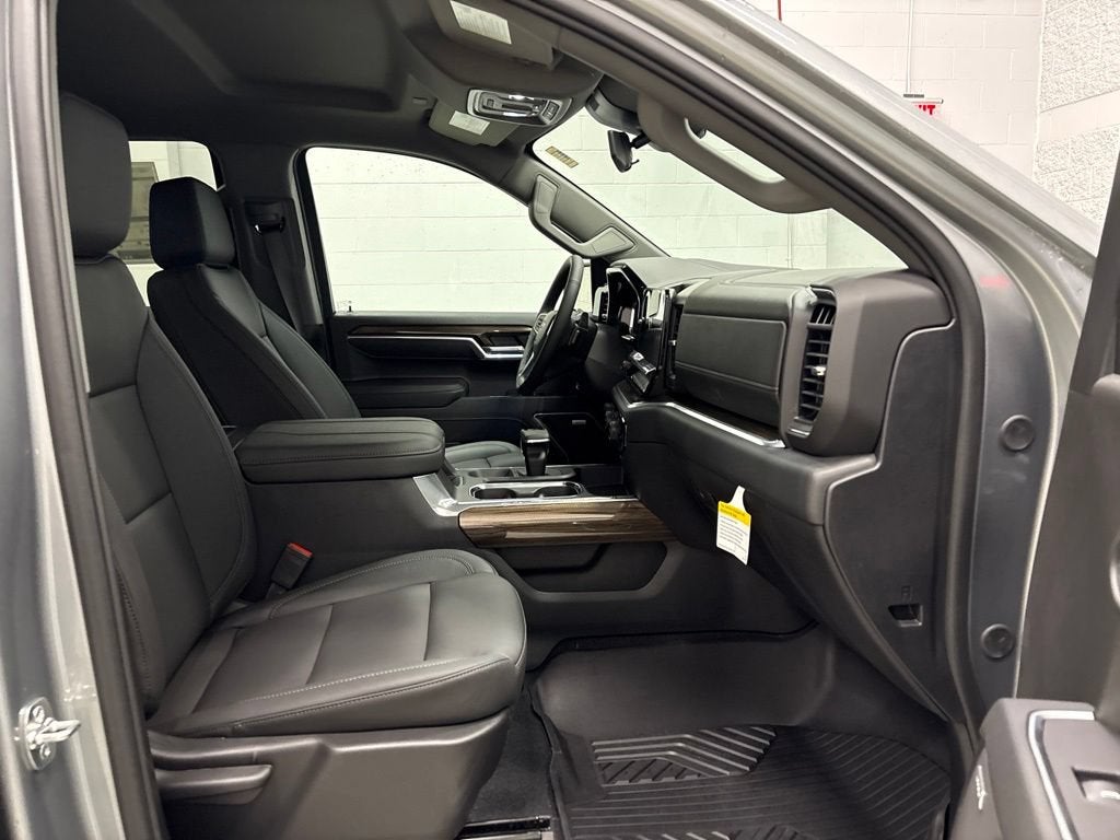 2026 Chevrolet Silverado 1500 RST Crew Cab Short Box 4WD