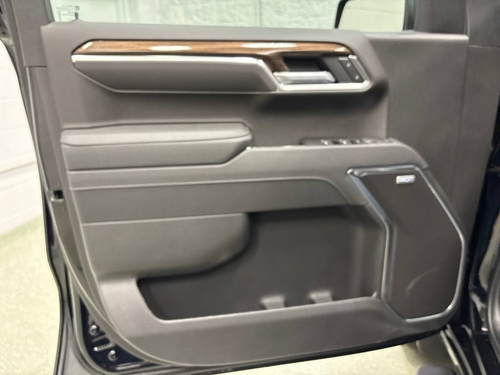 2026 Chevrolet Silverado 1500 RST Crew Cab Short Box 4WD