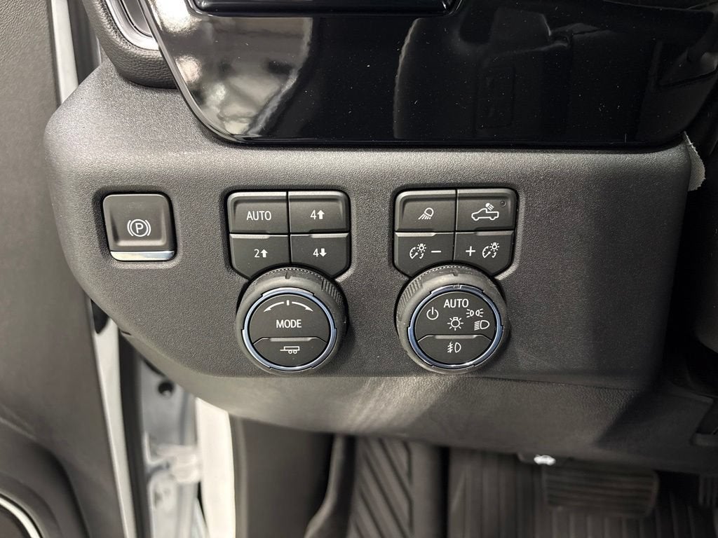 2026 Chevrolet Silverado 1500 RST Crew Cab Short Box 4WD