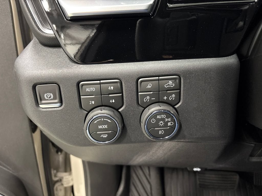 2026 Chevrolet Silverado 1500 RST Crew Cab Short Box 4WD