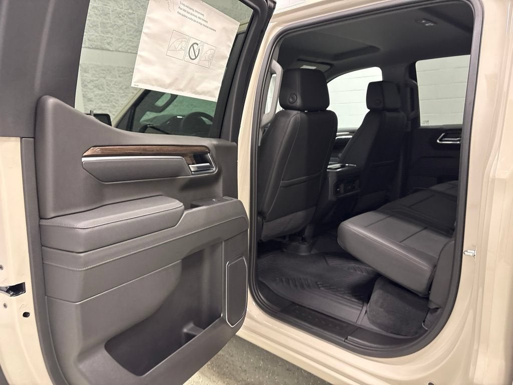 2026 Chevrolet Silverado 1500 RST Crew Cab Short Box 4WD