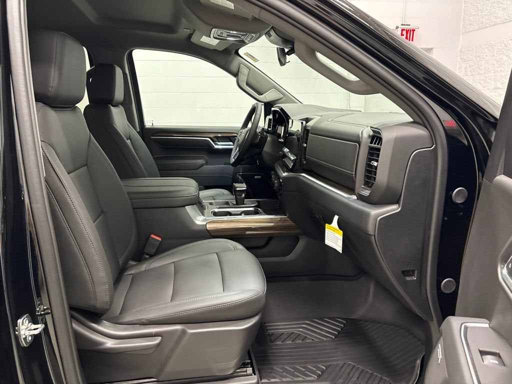 2026 Chevrolet Silverado 1500 RST Crew Cab Short Box 4WD