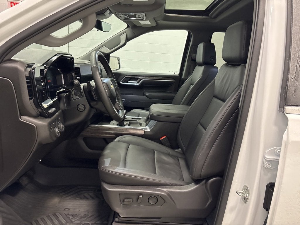 2025 Chevrolet Silverado 1500 LTZ