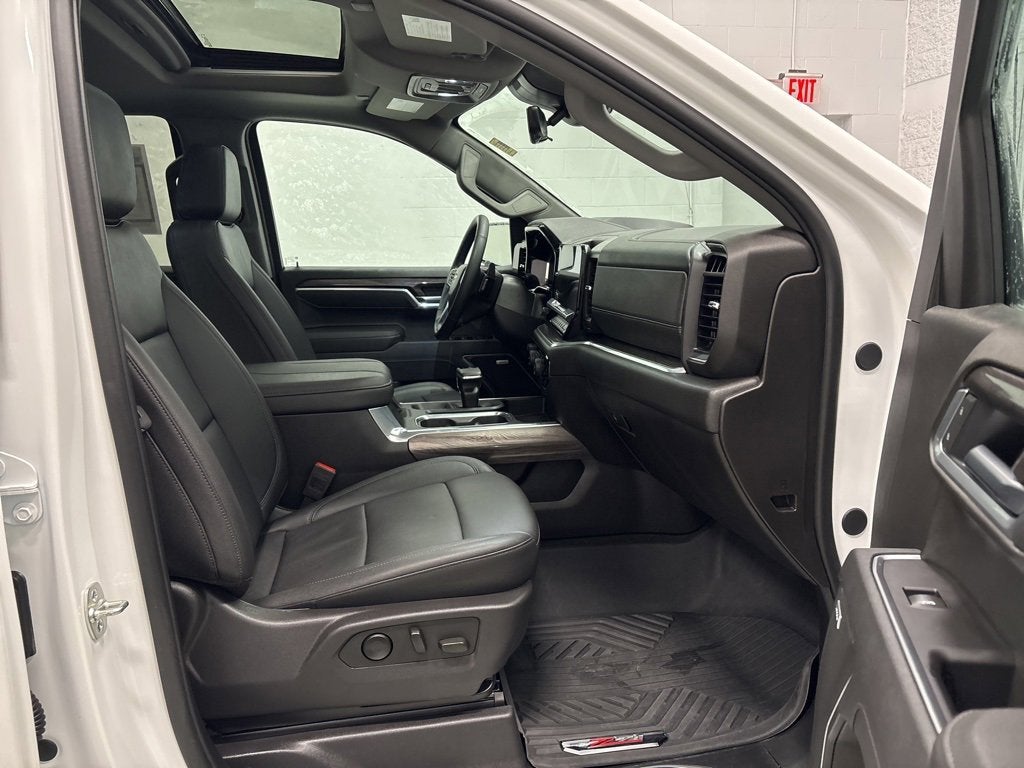 2025 Chevrolet Silverado 1500 LTZ