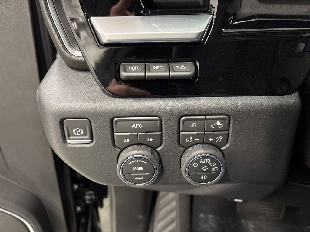 2026 Chevrolet Silverado 1500 LTZ Crew Cab Short Box 4WD