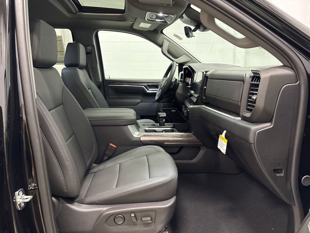 2026 Chevrolet Silverado 1500 LTZ Crew Cab Short Box 4WD
