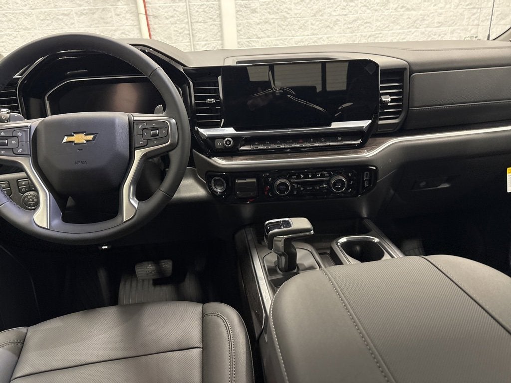 2026 Chevrolet Silverado 1500 LTZ Crew Cab Short Box 4WD