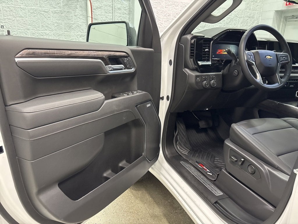 2026 Chevrolet Silverado 1500 LTZ Crew Cab Short Box 4WD