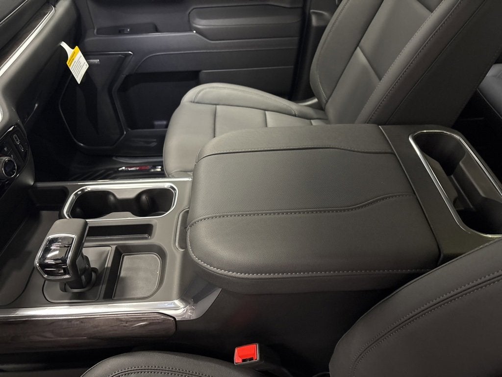 2026 Chevrolet Silverado 1500 LTZ Crew Cab Short Box 4WD