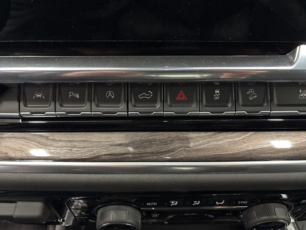 2026 Chevrolet Silverado 1500 LTZ Crew Cab Short Box 4WD