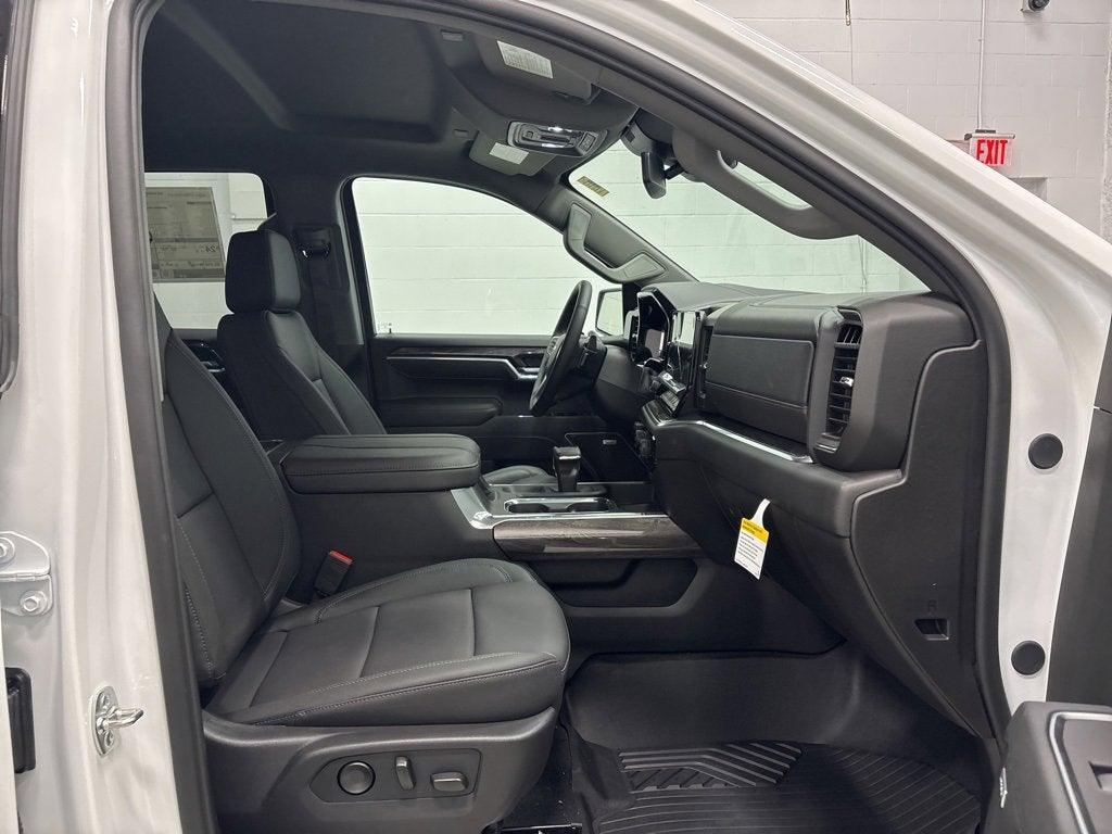 2026 Chevrolet Silverado 1500 LTZ Crew Cab Short Box 4WD