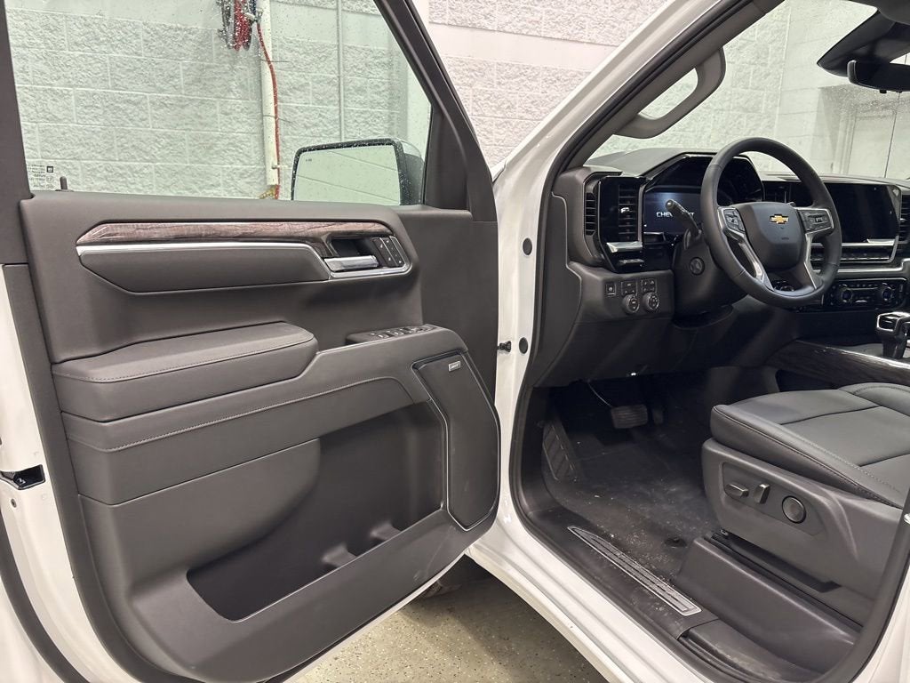 2026 Chevrolet Silverado 1500 LTZ Crew Cab Short Box 4WD