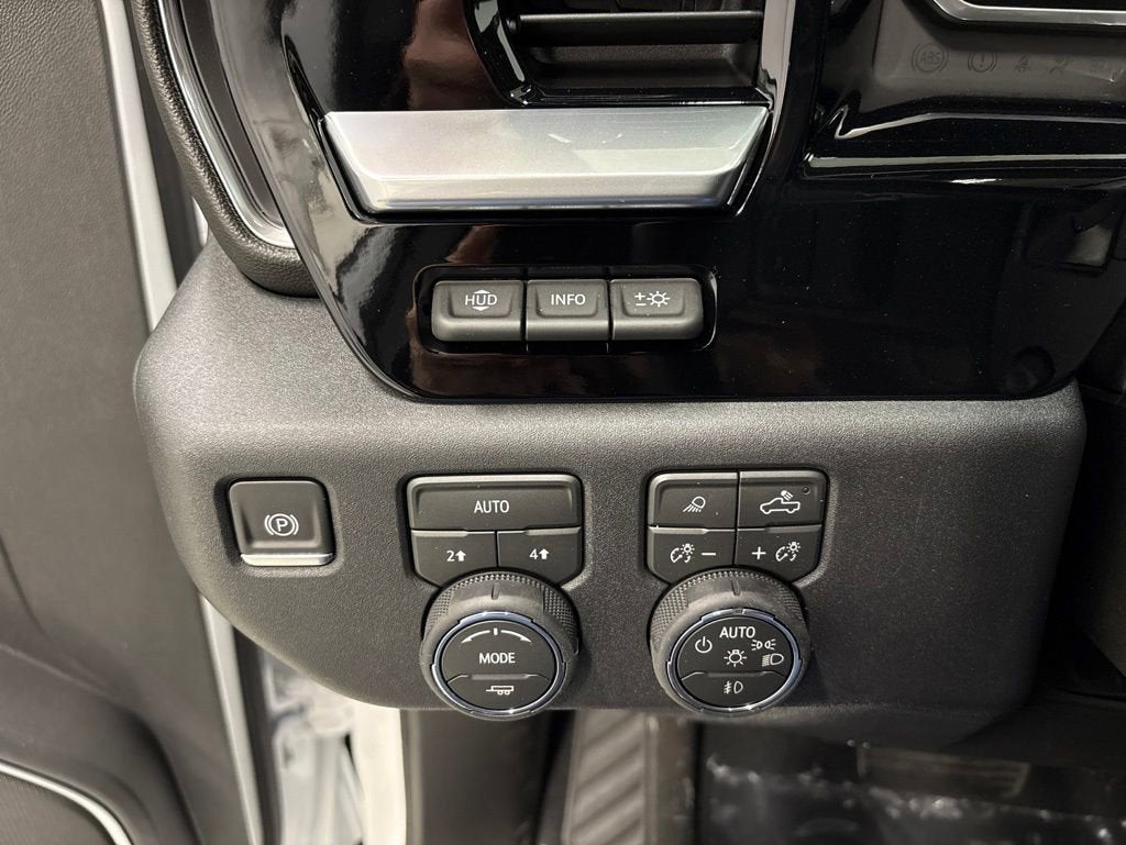 2026 Chevrolet Silverado 1500 LTZ Crew Cab Short Box 4WD