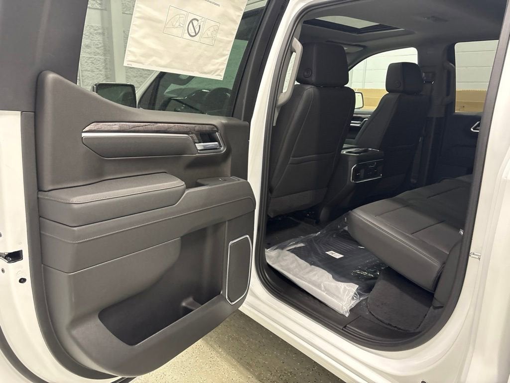 2026 Chevrolet Silverado 1500 LTZ Crew Cab Short Box 4WD