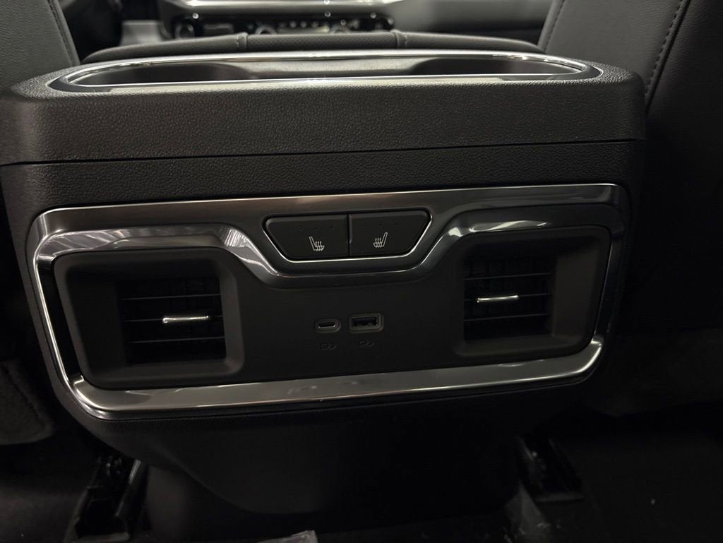 2026 Chevrolet Silverado 1500 LTZ Crew Cab Short Box 4WD