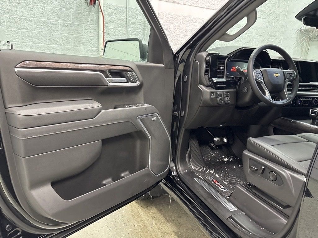 2026 Chevrolet Silverado 1500 LTZ Crew Cab Standard Box 4WD