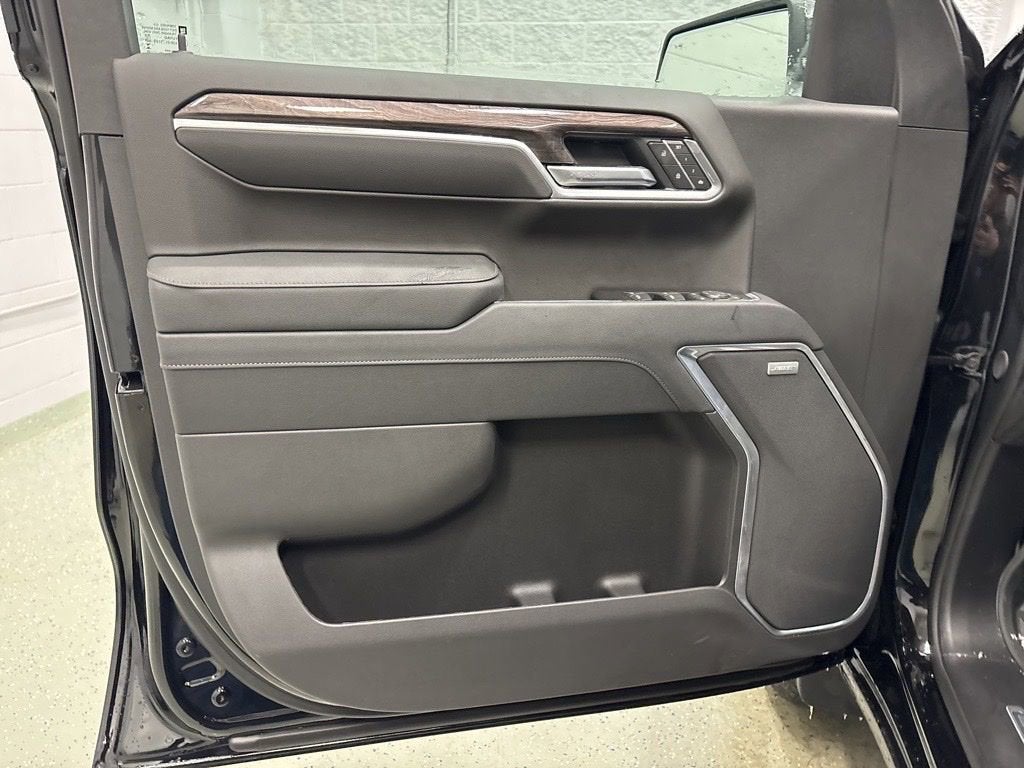 2026 Chevrolet Silverado 1500 LTZ Crew Cab Standard Box 4WD