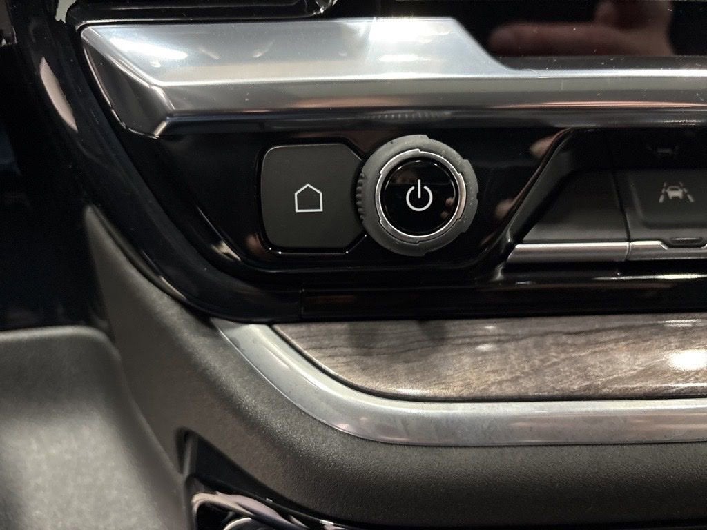 2026 Chevrolet Silverado 1500 LTZ Crew Cab Standard Box 4WD